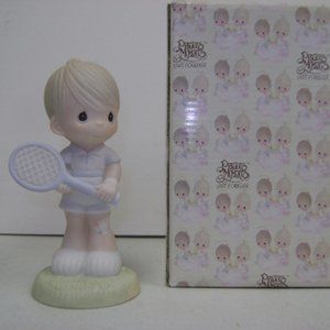 Precious moment porcelain figurine 1985 "Serving the Lord" #100293